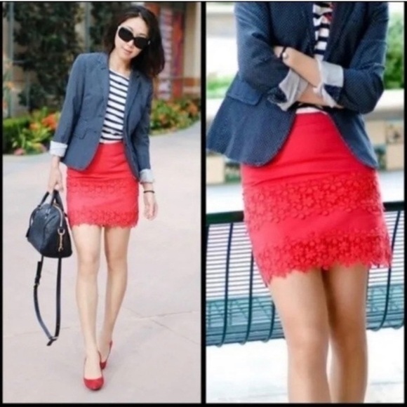 EUC J. Crew Red Daisy Floral Crochet Lace Mini Skirt Size 4 - Picture 2 of 14
